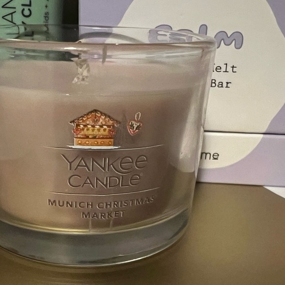 Lux 8-Piece Self-Care Gift Set | Clinique, Artistry, Viori, Kitsch Sanctuary Kit - Picture 6 of 9